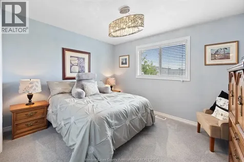 1582 Heatherglen Tecumseh ON N8N 5B4