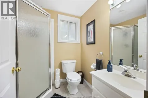 1582 Heatherglen Tecumseh ON N8N 5B4