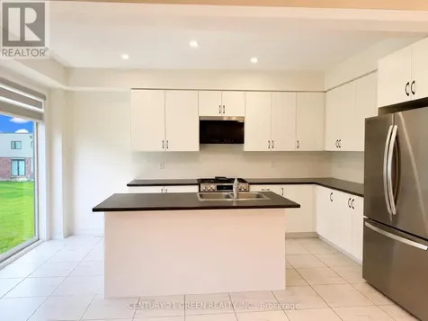 41 Durham Avenue Barrie ON L9J 0W7