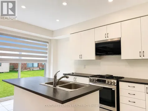 41 Durham Avenue Barrie ON L9J 0W7