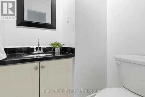 2014 Golden Briar Trail Oakville (wc Wedgewood Creek) ON L6H 4N9