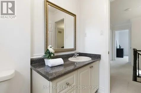 2014 Golden Briar Trail Oakville (wc Wedgewood Creek) ON L6H 4N9