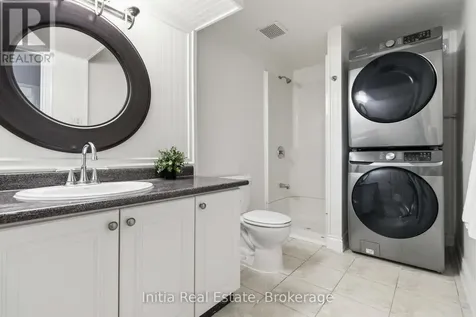 2014 Golden Briar Trail Oakville (wc Wedgewood Creek) ON L6H 4N9