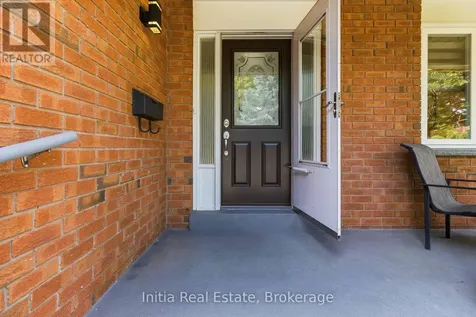 2014 Golden Briar Trail Oakville (wc Wedgewood Creek) ON L6H 4N9
