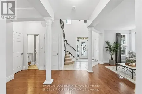 31 Leatherwood Crescent Ottawa ON K2J 4X9