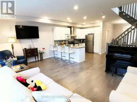 321 Lysander Place Ottawa ON K1K 3X8