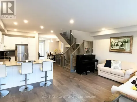 321 Lysander Place Ottawa ON K1K 3X8
