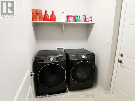 321 Lysander Place Ottawa ON K1K 3X8
