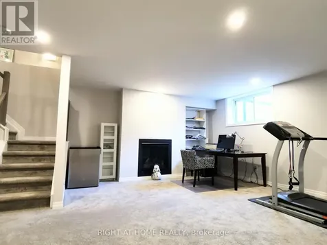 321 Lysander Place Ottawa ON K1K 3X8