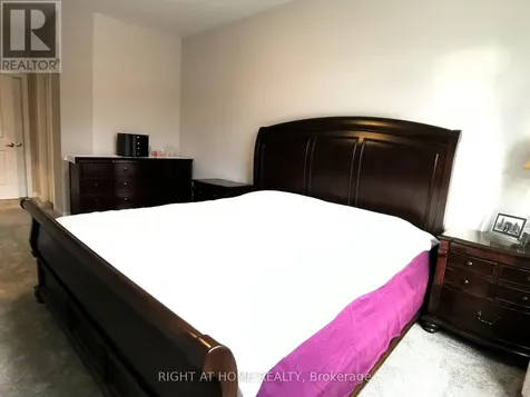 321 Lysander Place Ottawa ON K1K 3X8