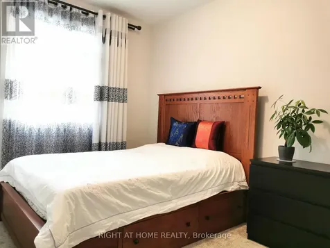 321 Lysander Place Ottawa ON K1K 3X8