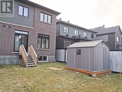 321 Lysander Place Ottawa ON K1K 3X8