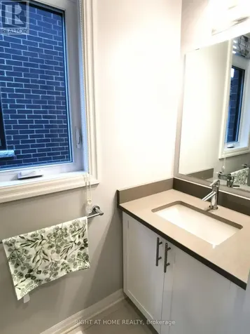 321 Lysander Place Ottawa ON K1K 3X8