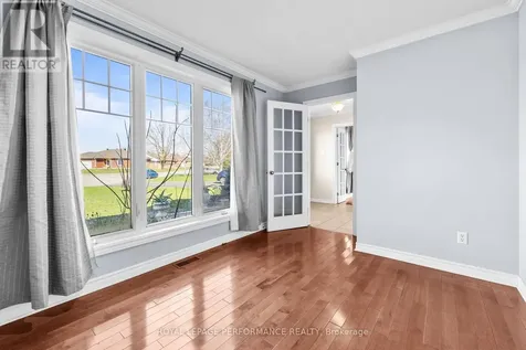 54 Lapointe Boulevard Russell ON K0A 1W0