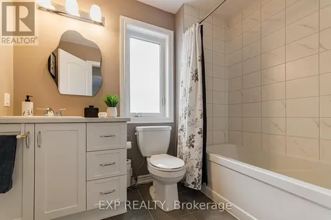 822 Horseshoe Falls Way Ottawa ON K2J 6P5