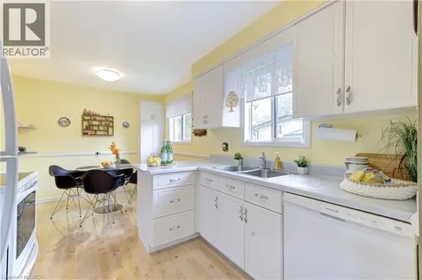 2020 Coral Crescent Burlington ON L7P 3K5