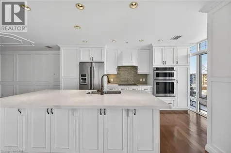 205 Lakeshore Road West Oakville ON L6K 0H8