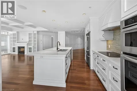 205 Lakeshore Road West Oakville ON L6K 0H8