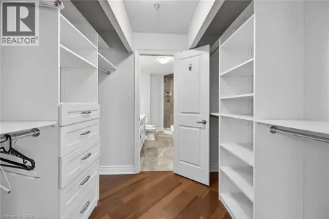 205 Lakeshore Road West Oakville ON L6K 0H8