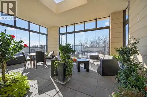 205 Lakeshore Road West Oakville ON L6K 0H8