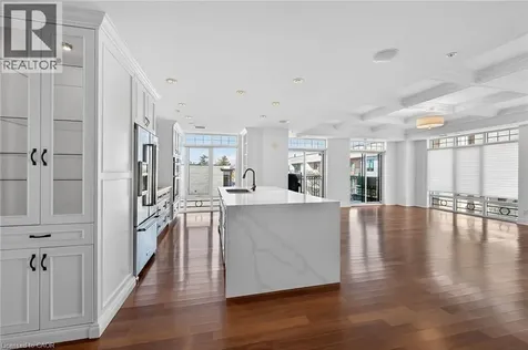 205 Lakeshore Road West Oakville ON L6K 0H8