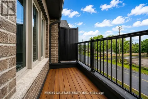 18 Alan Williams Trail Uxbridge ON L9P 0R5