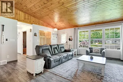 6238 London Road Lambton Shores ON N0N 1J0