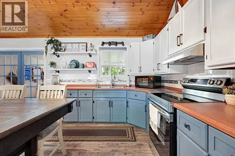 6238 London Road Lambton Shores ON N0N 1J0