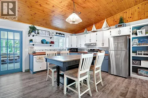 6238 London Road Lambton Shores ON N0N 1J0