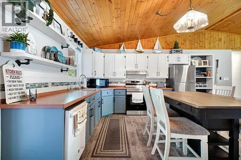 6238 London Road Lambton Shores ON N0N 1J0