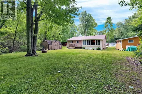 6238 London Road Lambton Shores ON N0N 1J0