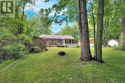 6238 London Road Lambton Shores ON N0N 1J0