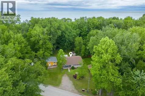 6238 London Road Lambton Shores ON N0N 1J0