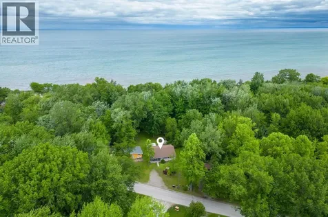 6238 London Road Lambton Shores ON N0N 1J0
