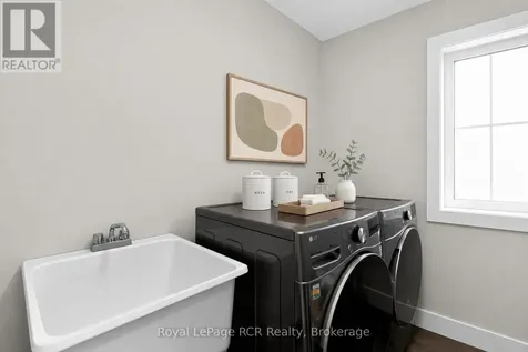 130 Courtland Street Blue Mountains ON L9Y 5L8