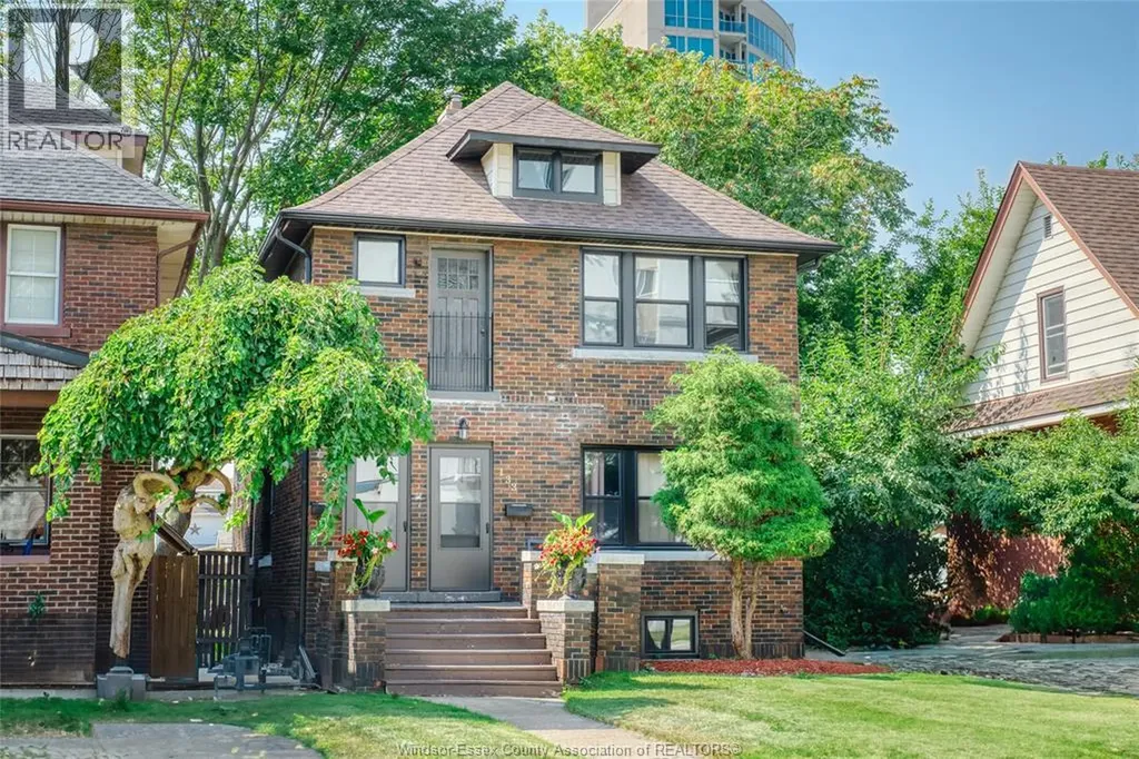 135 Oak Street Windsor ON N9A 5E5
