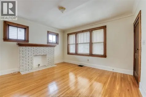 135 Oak Street Windsor ON N9A 5E5
