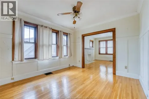 135 Oak Street Windsor ON N9A 5E5