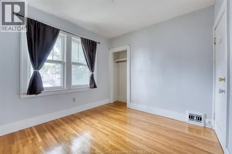 135 Oak Street Windsor ON N9A 5E5