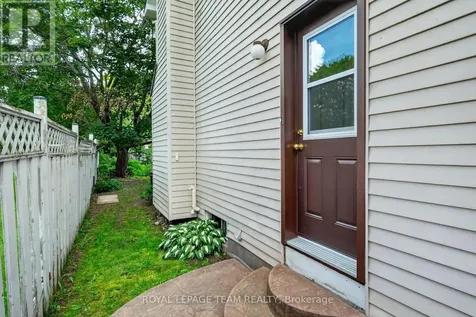 6 Shetland Way Ottawa ON K2M 1P5
