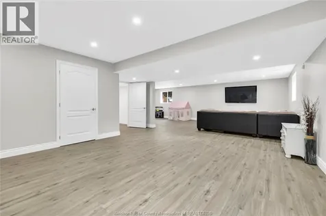 595 Donlon Street Lasalle ON N9J 3Y3