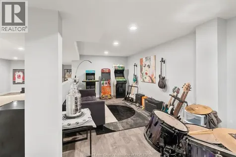 1056 Martin Lane Lasalle ON N9J 2X1