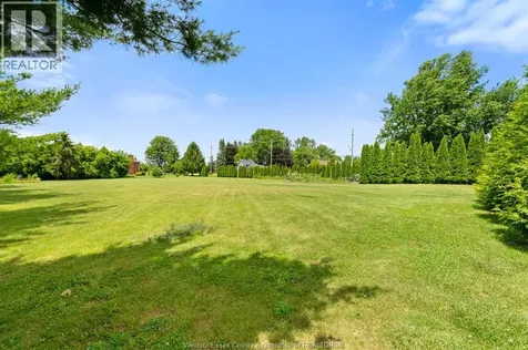 1056 Martin Lane Lasalle ON N9J 2X1
