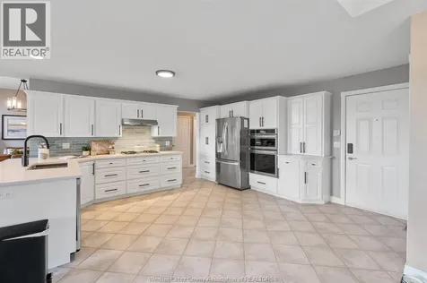 1056 Martin Lane Lasalle ON N9J 2X1