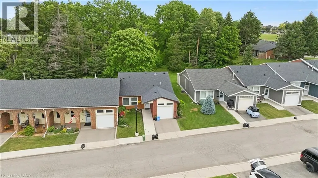 32 Cardinal Mindszenty Boulevard Hamilton ON L9B 2M3