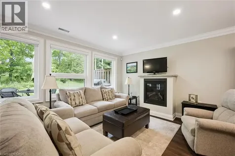 32 Cardinal Mindszenty Boulevard Hamilton ON L9B 2M3