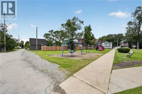 217 Pine Street Dunnville ON N1A 2L4
