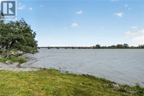 217 Pine Street Dunnville ON N1A 2L4