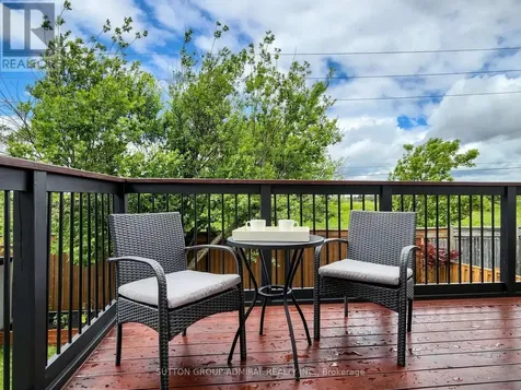 32 Beaverbrook Crescent Vaughan ON L6A 3T3