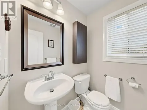 32 Beaverbrook Crescent Vaughan ON L6A 3T3